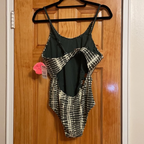 Snake bathing suit - Picture 2 of 3